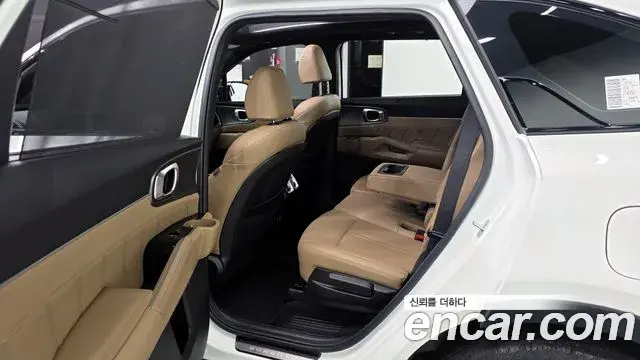 Kia Sorento 2024 — Фото 11/20