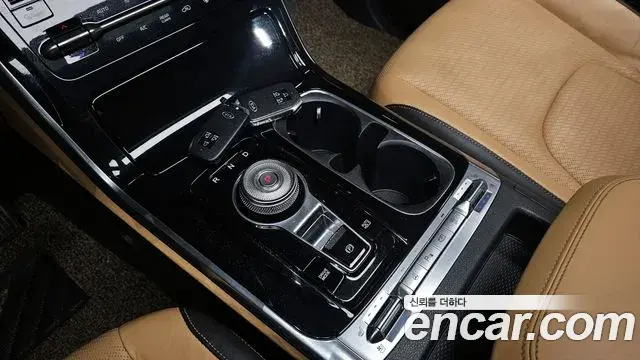 Kia Carnival 2021 — ფოტო 5/20
