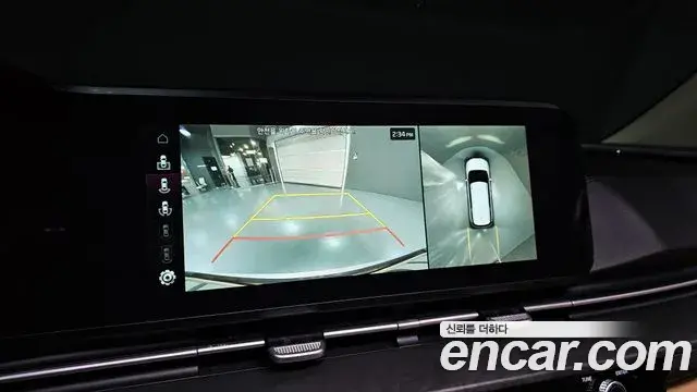 Kia Carnival 2021 — ფოტო 14/20