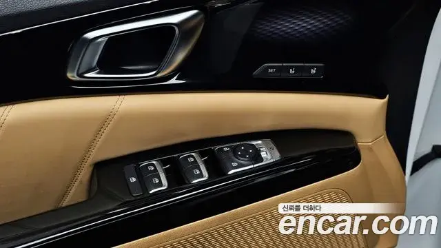 Kia Carnival 2021 — ფოტო 2/20