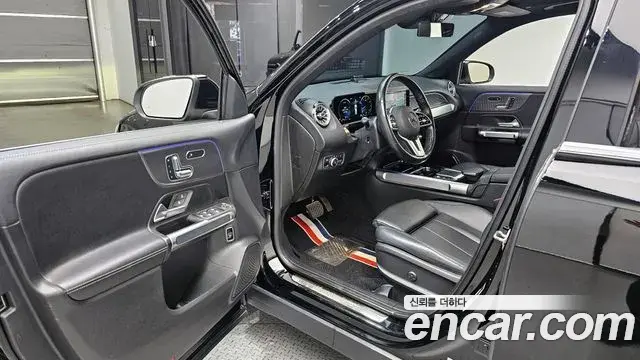 Mercedes-Benz GLB-Class 2021 — Фото 11/20