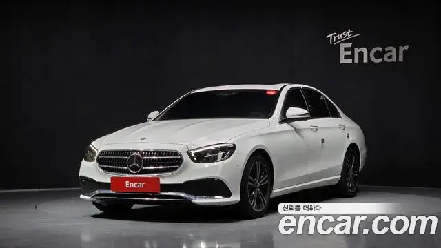Mercedes-Benz E-Class 2020 — Photo 15/20