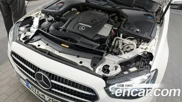 Mercedes-Benz E-Class 2020 — Photo 7/20