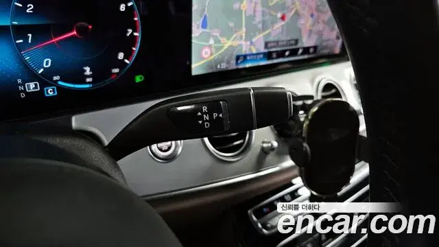 Mercedes-Benz E-Class 2020 — Photo 2/20