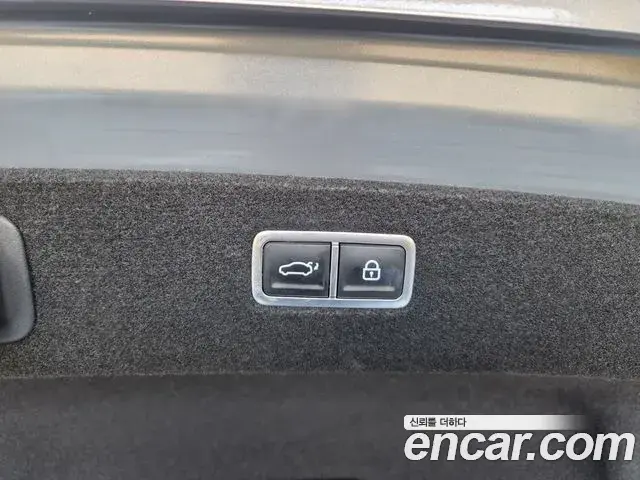 Genesis G90 2023 — Photo 1/20