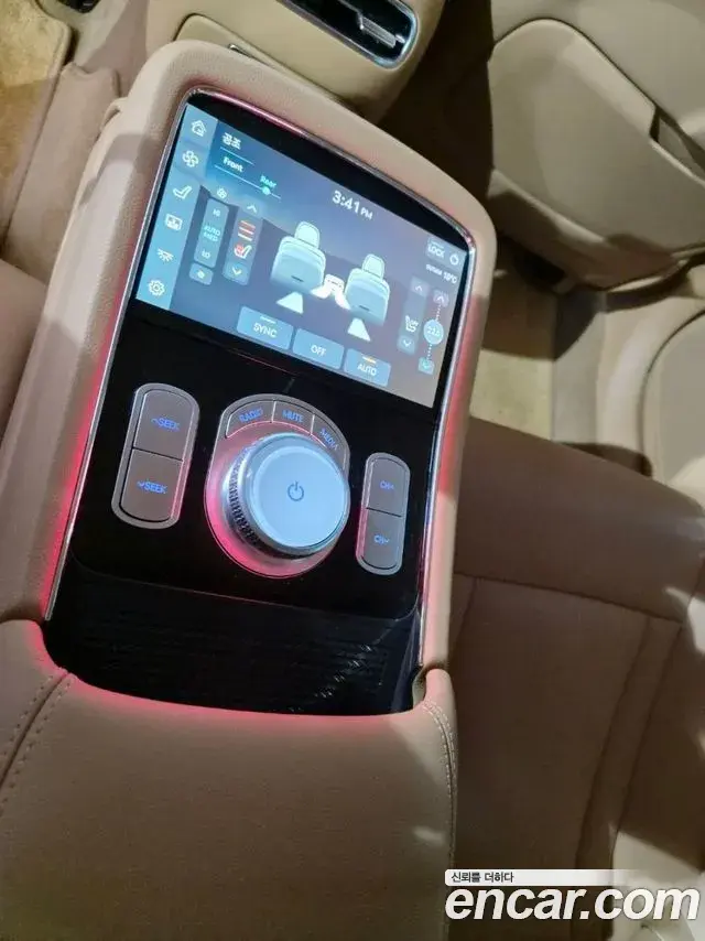 Genesis G90 2023 — Photo 14/20