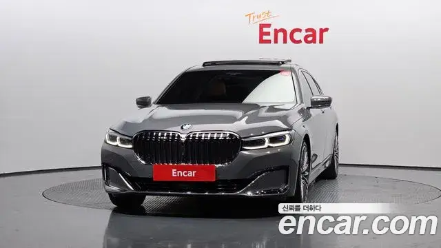 BMW 7 Series 2021 — ფოტო 15/20