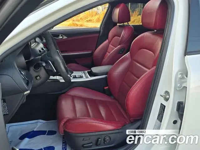 Kia Stinger 2018 — Şəkil 9/20