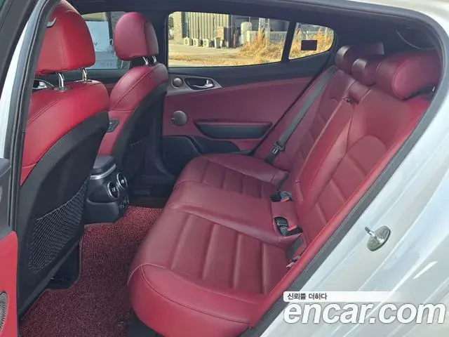 Kia Stinger 2018 — Şəkil 2/20
