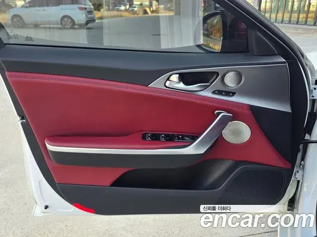 Kia Stinger 2018 — Şəkil 13/20