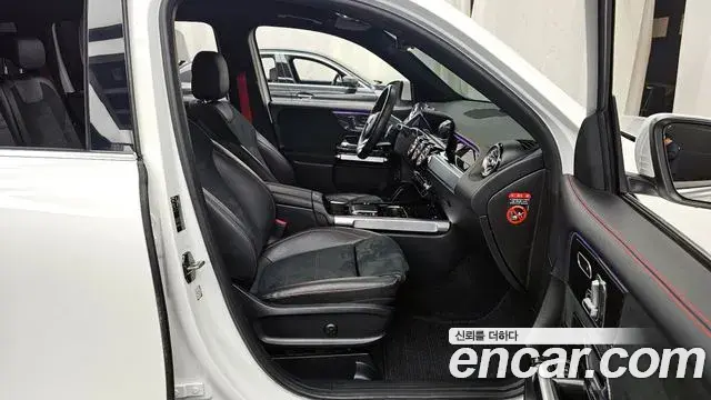 Mercedes-Benz GLB-Class 2021 — Şəkil 18/20