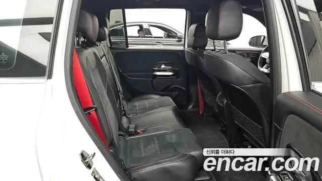 Mercedes-Benz GLB-Class 2021 — Şəkil 19/20