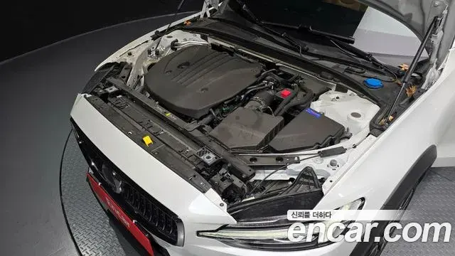 Volvo V60 Cross Country 2023 — Photo 4/20