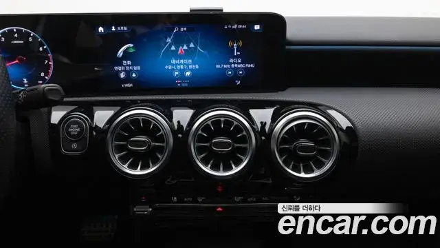 Mercedes-Benz A-Class 2021 — ფოტო 13/20