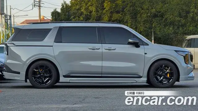 Kia Carnival 2024 — Фото 1/20