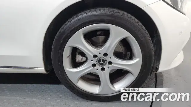 Mercedes-Benz C-Class 2018 — ფოტო 9/20