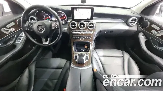 Mercedes-Benz C-Class 2018 — ფოტო 2/20