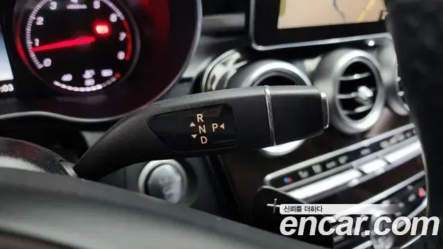 Mercedes-Benz C-Class 2018 — ფოტო 5/20