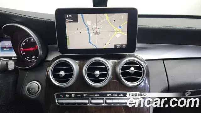 Mercedes-Benz C-Class 2018 — ფოტო 4/20