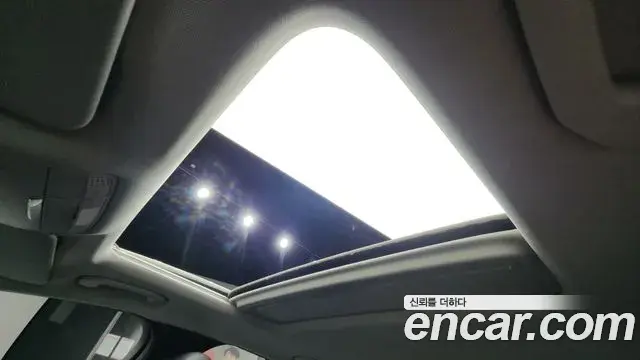 Mercedes-Benz C-Class 2018 — ფოტო 19/20
