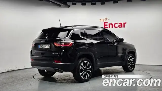Jeep Compass 2022 — Фото 2/20