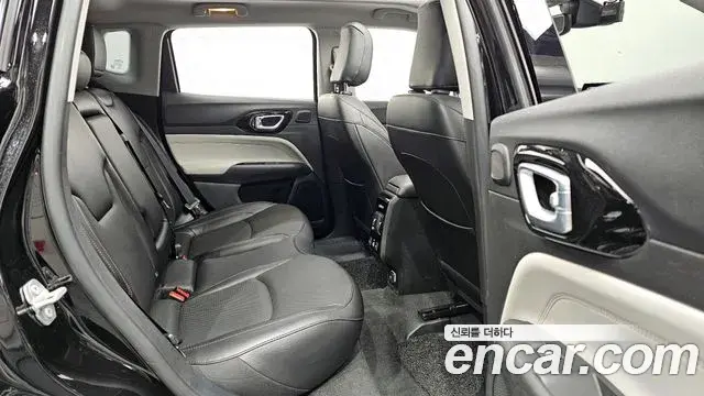 Jeep Compass 2022 — Фото 11/20