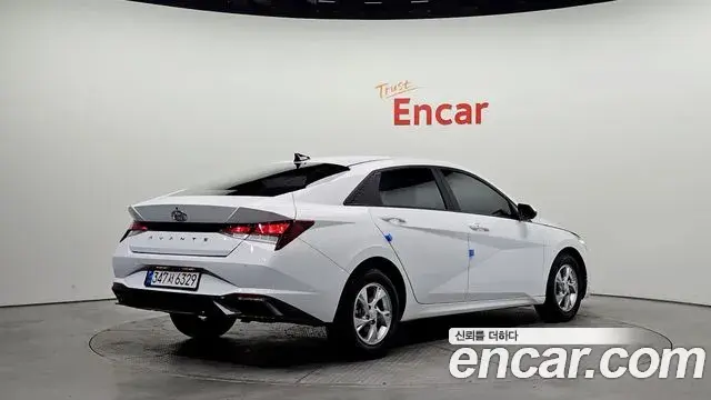 Hyundai The New Avante Hybrid 2021 — Photo 11/20