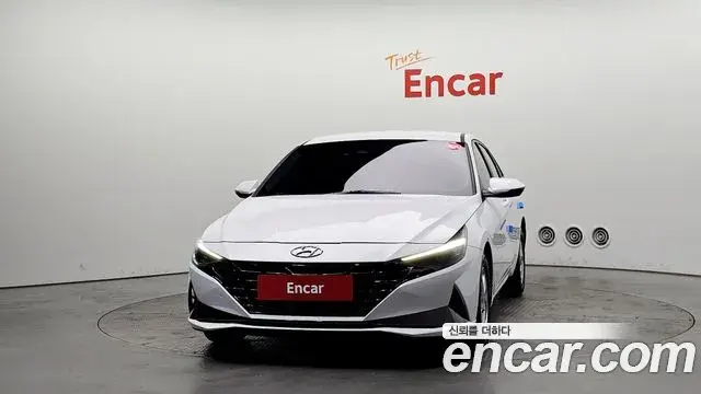 Hyundai The New Avante Hybrid 2021 — Photo 12/20
