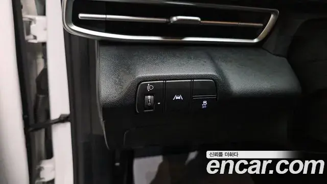 Hyundai The New Avante Hybrid 2021 — Photo 16/20