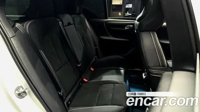Volvo XC40 Recharge 2024 — Şəkil 9/20