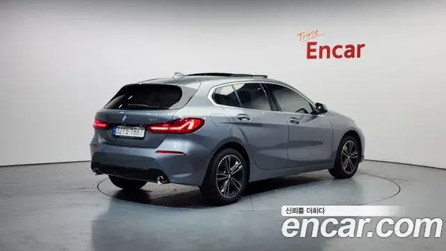 BMW 1 Series 2023 — ფოტო 19/20
