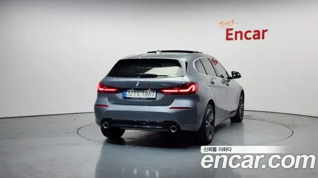 BMW 1 Series 2023 — ფოტო 15/20