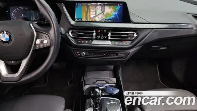 BMW 1 Series 2023 — ფოტო 8/20