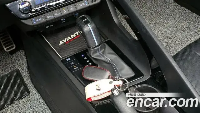 Hyundai The New Avante Hybrid 2022 — Şəkil 13/20