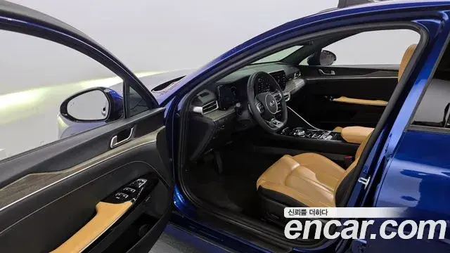Kia K5 2021 — ფოტო 16/20