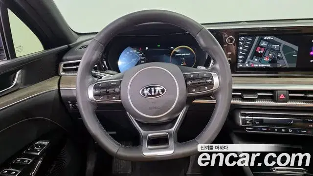 Kia K5 2021 — ფოტო 14/20