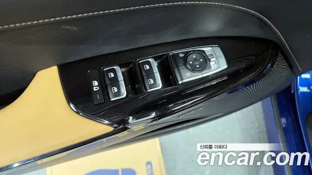Kia K5 2021 — ფოტო 17/20