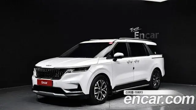 Kia Carnival 2021 — Фото 1/20