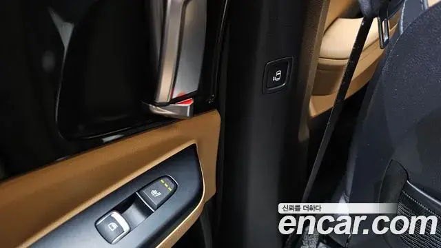 Kia Carnival 2021 — Фото 19/20