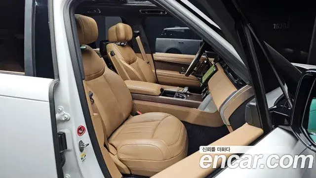 Land Rover Range Rover 2023 — Photo 16/20
