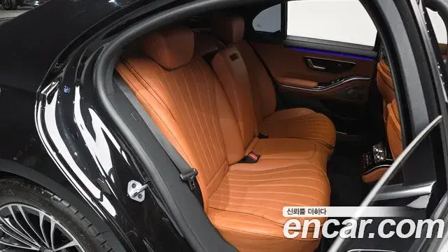 Mercedes-Benz S-Class 2022 — Photo 18/20