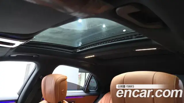 Mercedes-Benz S-Class 2022 — Photo 13/20