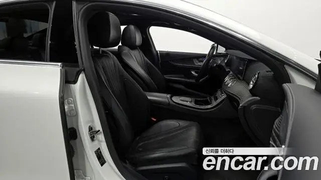 Mercedes-Benz CLS-Class 2021 — Фото 10/20
