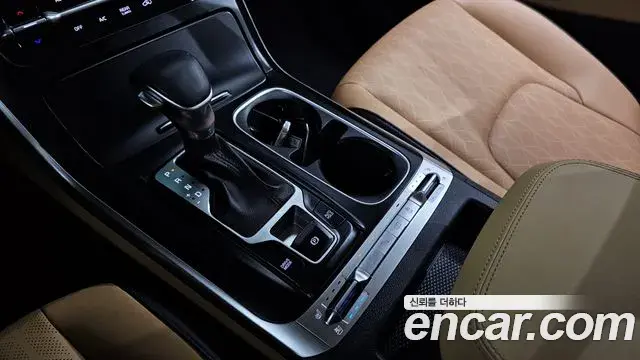 Kia Carnival 2023 — Şəkil 9/20
