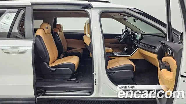 Kia Carnival 2023 — Şəkil 10/20