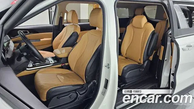 Kia Carnival 2023 — Şəkil 18/20