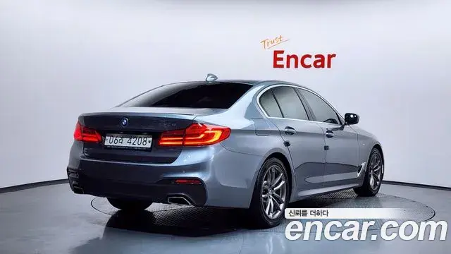 BMW 5 Series 2019 — Photo 12/20
