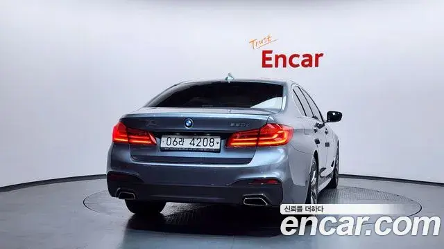 BMW 5 Series 2019 — Photo 15/20