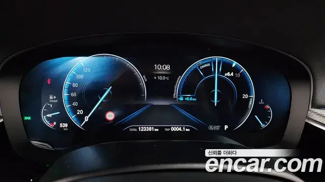 BMW 5 Series 2019 — Photo 8/20