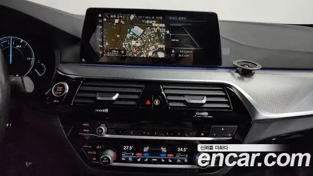 BMW 5 Series 2019 — Photo 10/20